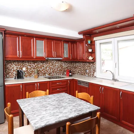 Zen - 2 Min Walk To Beach, Appartement Hanioti